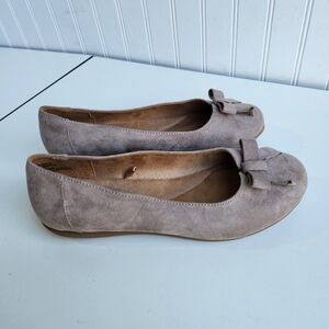 Cliffs Cat Face Ballet Flats Women's Sz 7.5W Neutral Grey Faux Suede Gently Worn